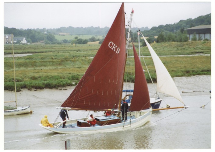 The smack Boy Kenneth CK9 races home. | Jan Ward (Nottage Maritime Institute)