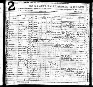 The St Louis ship's manifest of passengers recording the names of Fred and his older brother Albert on their voyage to the United States in 1912    | Copy provided by Mary Norris 
