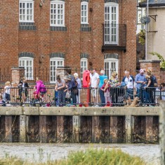 Wivenhoe Crabbing Compition 2016 outside the Nottage | Ivan Beales